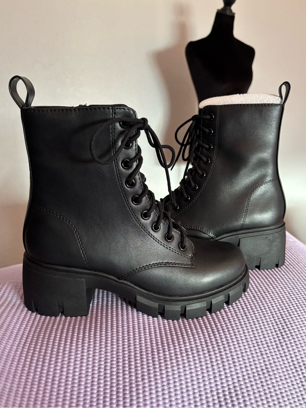 NEW Black Lace-Up Platform Combat Boots W/Side Zipper- Soda Brand Fall Casual